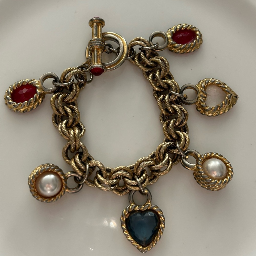 Vintage Givenchy 1980’s gripoix pearl & heart charm bracelet. As is, 6 charms.
